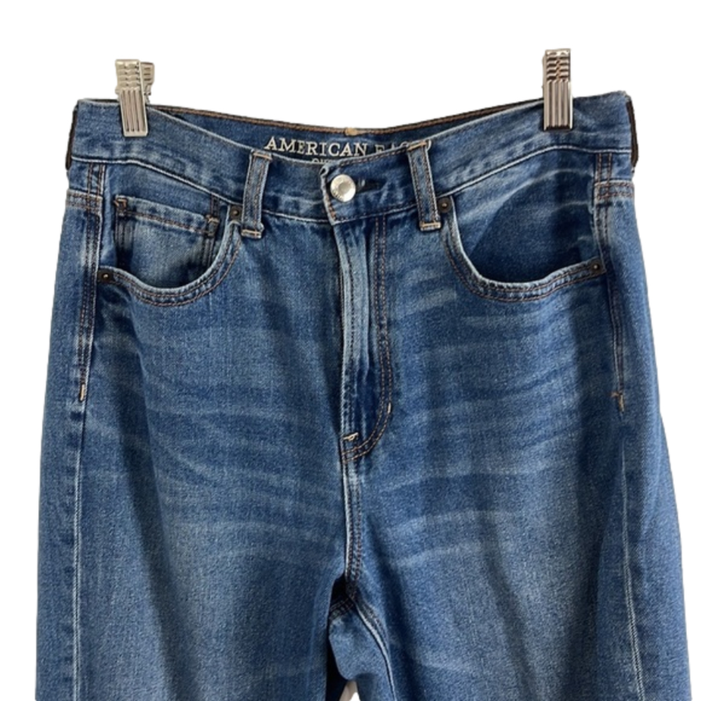American Eagle Mom Medium Wash Jeans